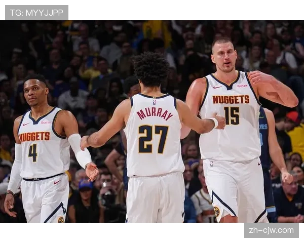 约基奇复出首战砍25+20+12三双,勇士团队篮球力克掘金